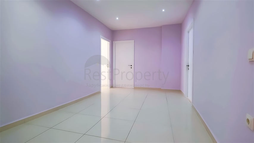 شقة فسيحة مفروشة 3 + 1 مع بنية تحتية غنية في مجمع سكني حديث