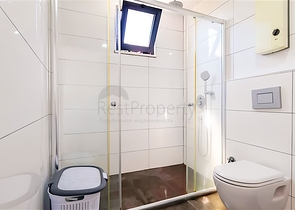 شقة فسيحة مفروشة 3 + 1 مع بنية تحتية غنية في مجمع سكني حديث