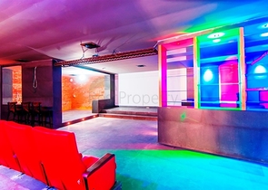 شقة فسيحة مفروشة 3 + 1 مع بنية تحتية غنية في مجمع سكني حديث