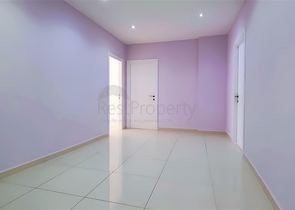 شقة فسيحة مفروشة 3 + 1 مع بنية تحتية غنية في مجمع سكني حديث