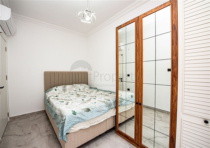 شقة مريحة مفروشة 1 + 1 في مجمع حديث مع بنية تحتية على مستوى المنتجع