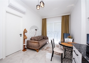 شقة مريحة مفروشة 1 + 1 في مجمع حديث مع بنية تحتية على مستوى المنتجع