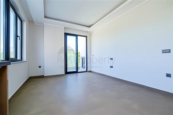 شقة حديثة على البحر في مجمع سكني متميز