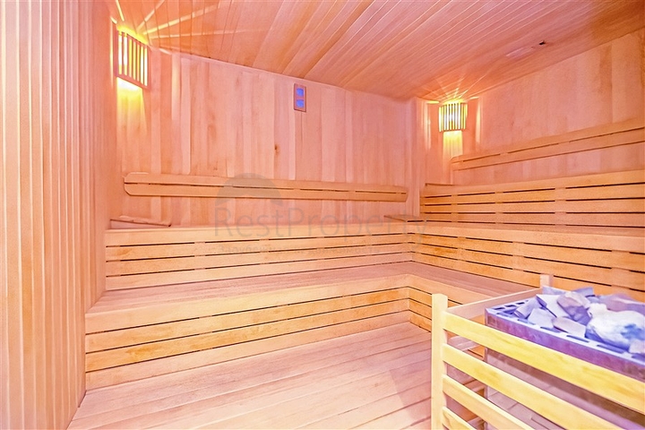 شقة حديثة على البحر في مجمع سكني متميز