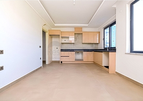 شقة حديثة على البحر في مجمع سكني متميز