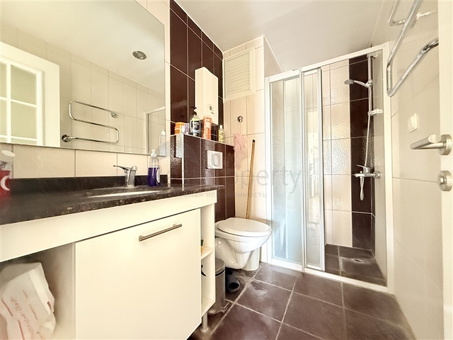 شقة فسيحة 1 + 1 مع أثاث كامل وبنية تحتية غنية في سيكجيلي