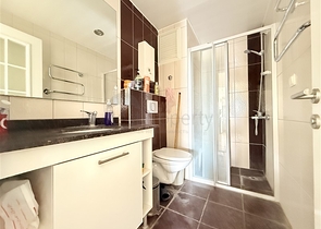 شقة فسيحة 1 + 1 مع أثاث كامل وبنية تحتية غنية في سيكجيلي