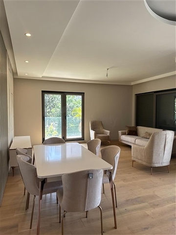 نقدم شقة فاخرة في أرقى منطقة في أنطاليا / كونيالتي