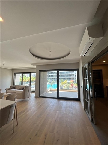 نقدم شقة فاخرة في أرقى منطقة في أنطاليا / كونيالتي