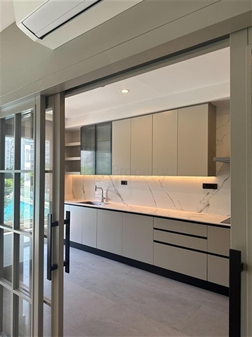 نقدم شقة فاخرة في أرقى منطقة في أنطاليا / كونيالتي