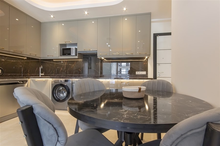 شقة حديثة على بعد خطوة واحدة من البحر-الراحة والأناقة في محمودلار