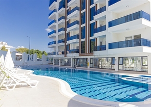 شقة حديثة على بعد خطوة واحدة من البحر-الراحة والأناقة في محمودلار