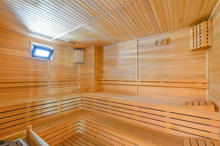 شقة أنيقة مع بنية تحتية كاملة في وسط محمودلار