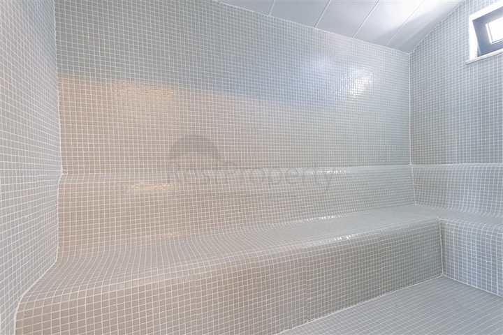 شقة أنيقة مع بنية تحتية كاملة في وسط محمودلار