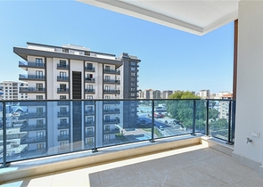 شقة أنيقة مع بنية تحتية كاملة في وسط محمودلار