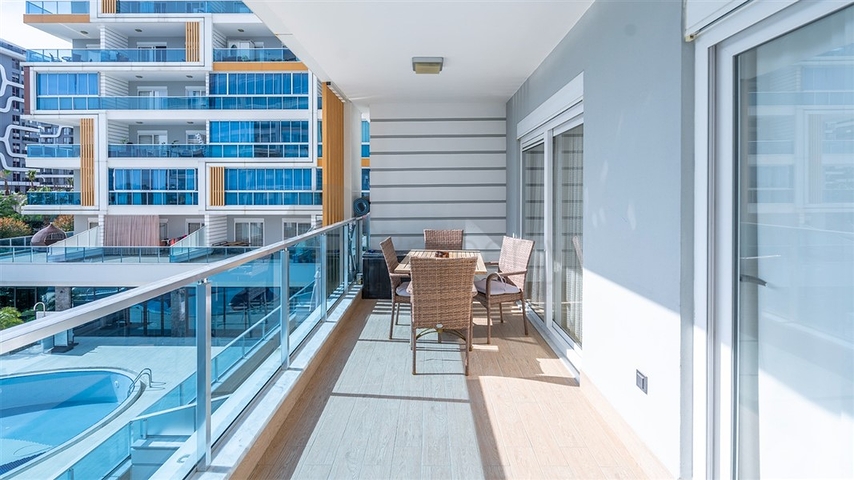 شقة حديثة 1 + 1 في مجمع سكني مع بنية تحتية غنية عن طريق البحر