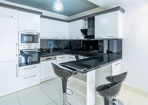 شقة حديثة 1 + 1 في مجمع سكني مع بنية تحتية غنية عن طريق البحر