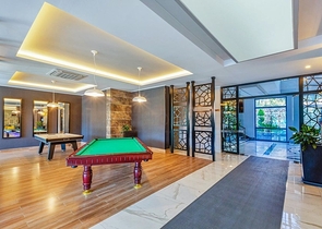 شقة حديثة 1 + 1 في مجمع سكني مع بنية تحتية غنية عن طريق البحر