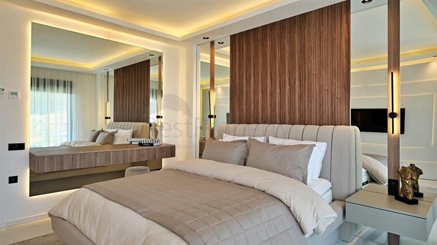 فيلا حديثة مع إطلالة بانورامية على البحر في ألانيا