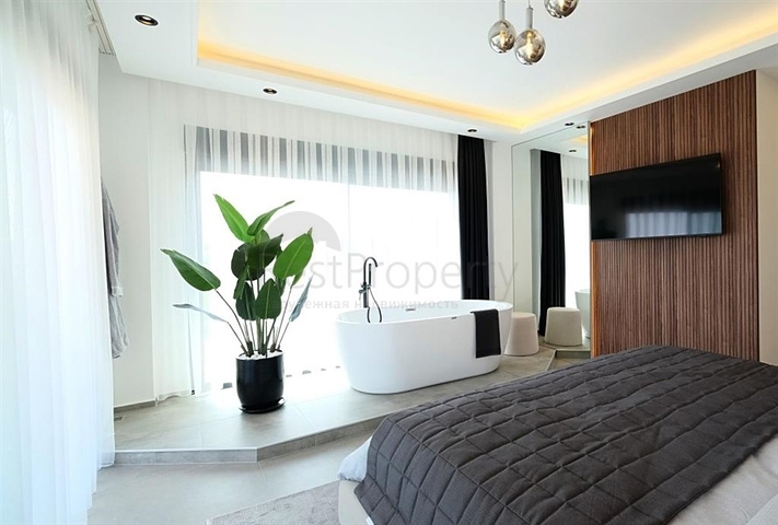 فيلا حديثة مع إطلالة بانورامية على البحر في ألانيا