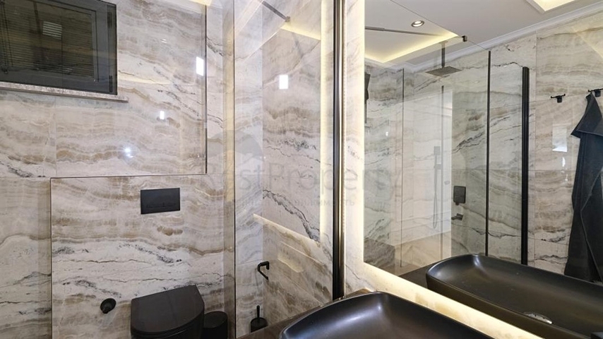 فيلا حديثة مع إطلالة بانورامية على البحر في ألانيا