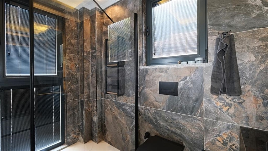 فيلا حديثة مع إطلالة بانورامية على البحر في ألانيا