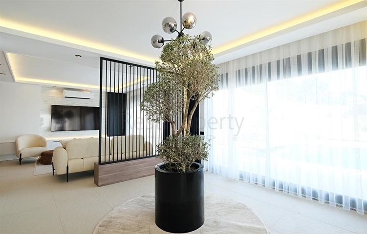 فيلا حديثة مع إطلالة بانورامية على البحر في ألانيا