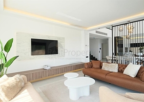 فيلا حديثة مع إطلالة بانورامية على البحر في ألانيا