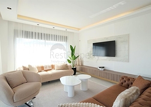 فيلا حديثة مع إطلالة بانورامية على البحر في ألانيا