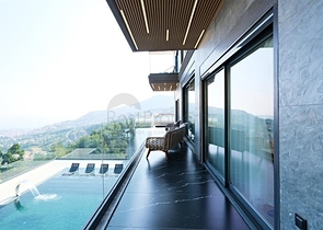 فيلا حديثة مع إطلالة بانورامية على البحر في ألانيا