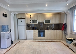 شقة مفروشة مريحة في منطقة أوبا-على بعد 400 متر فقط من البحر