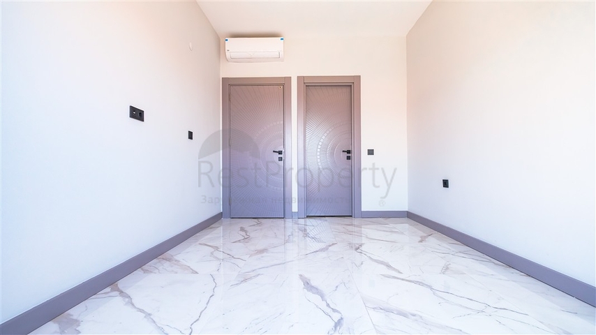 بنتهاوس على البحر مع تراسات واسعة وإطلالات بانورامية