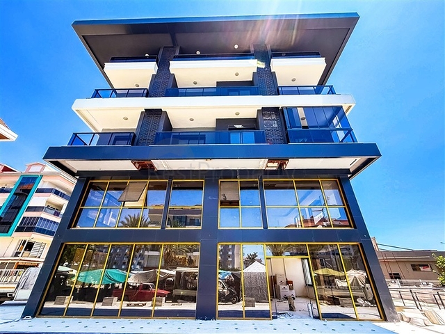 بنتهاوس على البحر مع تراسات واسعة وإطلالات بانورامية