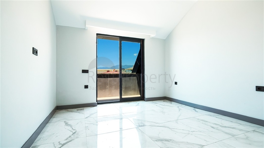 بنتهاوس على البحر مع تراسات واسعة وإطلالات بانورامية