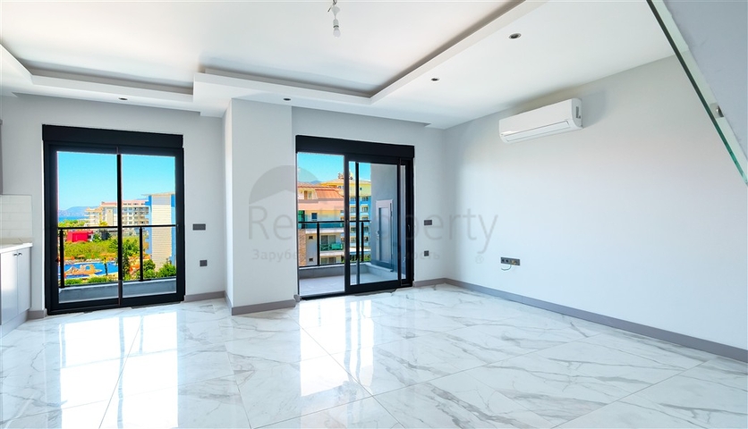 بنتهاوس على البحر مع تراسات واسعة وإطلالات بانورامية