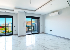 بنتهاوس على البحر مع تراسات واسعة وإطلالات بانورامية