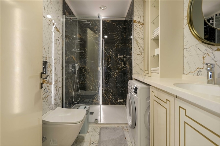 شقة حديثة مع إطلالة بانورامية على البحر في وسط محمودلار