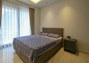 شقة حديثة مع إطلالة بانورامية على البحر في وسط محمودلار