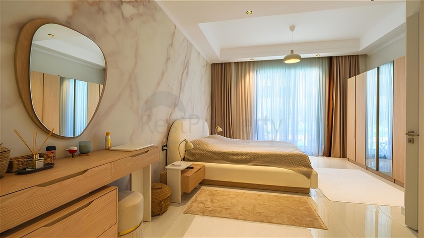 شقة فاخرة 3 + 1 مع حديقة في مجمع النخبة على البحر