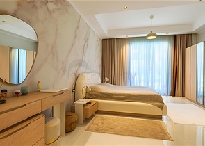 شقة فاخرة 3 + 1 مع حديقة في مجمع النخبة على البحر