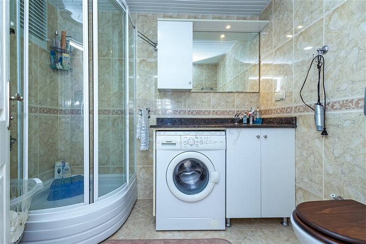 شقة مريحة مفروشة 2 + 1 في مجمع مع البنية التحتية