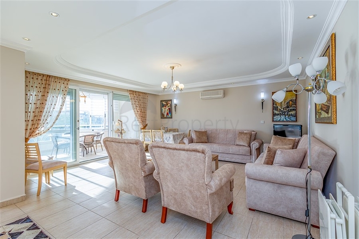 شقة مريحة مفروشة 2 + 1 في مجمع مع البنية التحتية