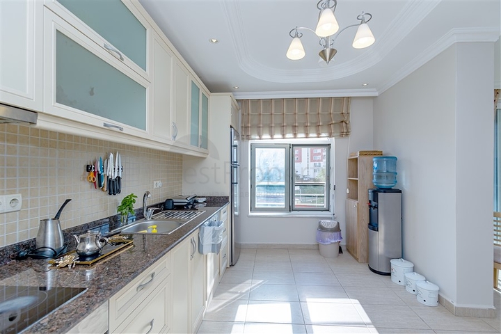 شقة مريحة مفروشة 2 + 1 في مجمع مع البنية التحتية