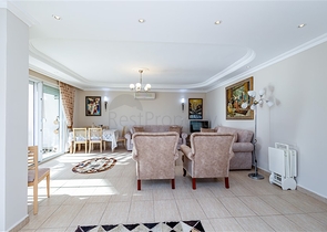 شقة مريحة مفروشة 2 + 1 في مجمع مع البنية التحتية