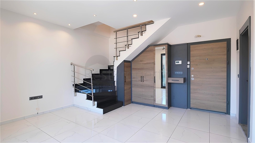 2 + 1 بنتهاوس مع تراس في مجمع حديث في منطقة أوبا