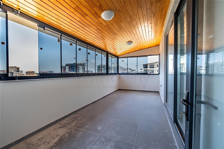 دوبلكس واسع 3 + 1 بالقرب من البحر في قلب غازيباسي