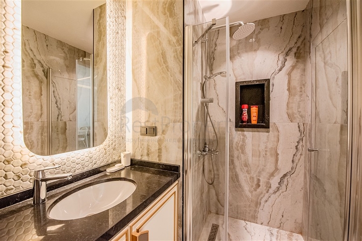 شقة حديثة 1 + 1 في وسط ألانيا مع بنية تحتية كاملة