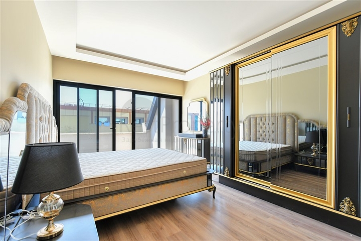 بنتهاوس واسع 3 + 1 مطل على البحر على بعد 50 مترا فقط من الشاطئ