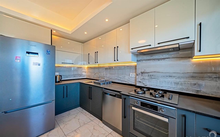 شقة فسيحة مفروشة 3 + 1 في مجمع سكني حديث في أفسلار