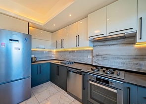 شقة فسيحة مفروشة 3 + 1 في مجمع سكني حديث في أفسلار